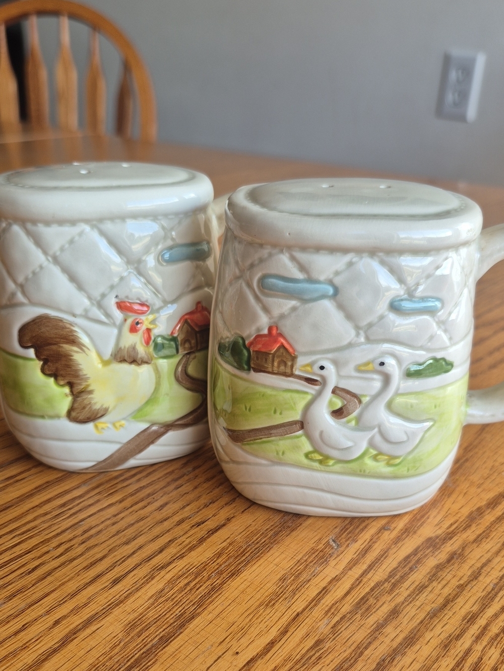 Vintage 1982 Otagiri Cream Ceramic Farm Animal Salt and Pepper Shakers